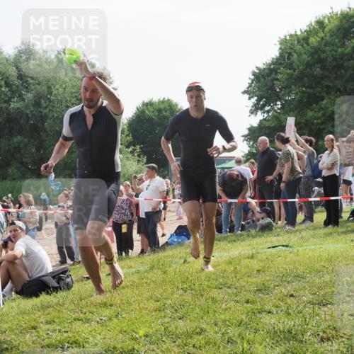 15.06.2025 - 27. Vierlanden-Triathlon KatJ http://msf.ph/oto/7997860 15.06.2025 09:55:58 Schwimmen 280, 283, 303, 308, 310, 312, 322, 331, 338 meine-sportfotos.de