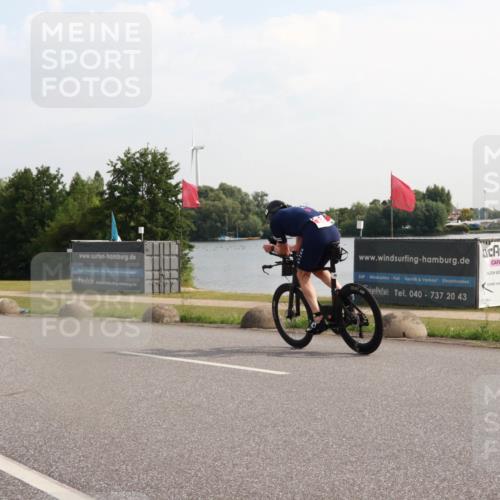 15.06.2025 - 27. Vierlanden-Triathlon H.Heesch http://msf.ph/oto/7997871 15.06.2025 09:42:39 Radfahren 46 meine-sportfotos.de