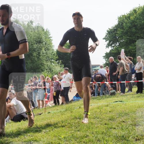 15.06.2025 - 27. Vierlanden-Triathlon KatJ http://msf.ph/oto/7997876 15.06.2025 09:55:59 Schwimmen 280, 283, 308, 310, 312, 322, 331, 338 meine-sportfotos.de