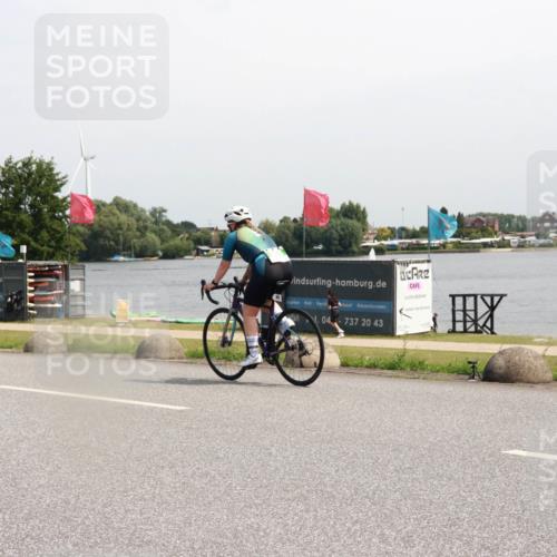 21.06.2025 - 27. Vierlanden-Triathlon H.Heesch http://msf.ph/oto/7997898 15.06.2025 11:34:27 Radfahren 806, 905 meine-sportfotos.de