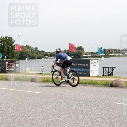 21.06.2025 - 27. Vierlanden-Triathlon H.Heesch http://msf.ph/oto/7997933 15.06.2025 11:34:37 Radfahren 250, 740, 822 meine-sportfotos.de