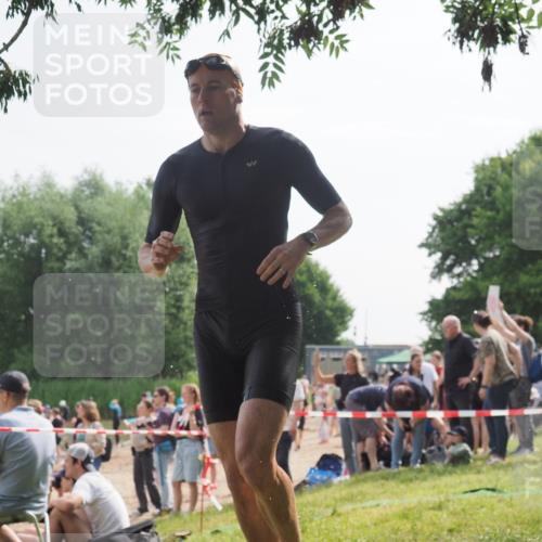 15.06.2025 - 27. Vierlanden-Triathlon KatJ http://msf.ph/oto/7997948 15.06.2025 09:55:59 Schwimmen 280, 283, 308, 310, 312, 322, 331, 338 meine-sportfotos.de