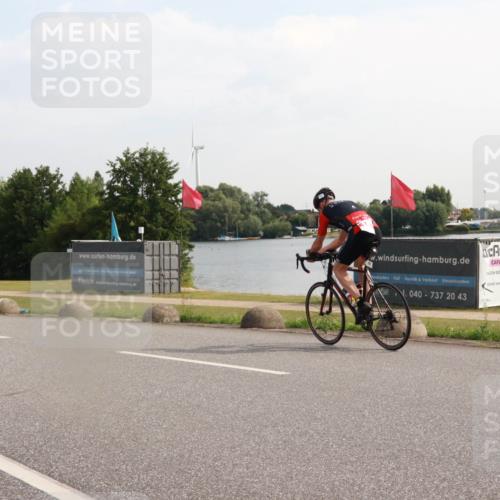 15.06.2025 - 27. Vierlanden-Triathlon H.Heesch http://msf.ph/oto/7997949 15.06.2025 09:43:52 Radfahren 157 meine-sportfotos.de