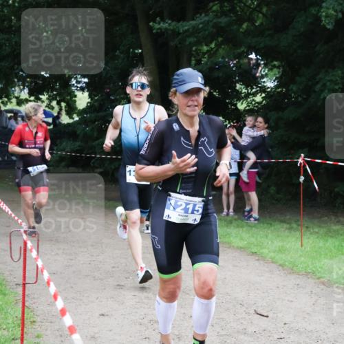 21.06.2025 - 27. Vierlanden-Triathlon Lena Gebhardt http://msf.ph/oto/7997966 15.06.2025 13:55:54 Laufen 215 meine-sportfotos.de