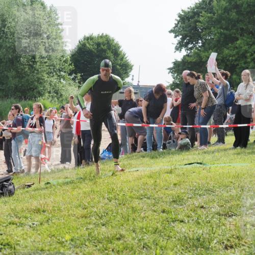 15.06.2025 - 27. Vierlanden-Triathlon KatJ http://msf.ph/oto/7997983 15.06.2025 09:56:02 Schwimmen 268, 280, 283, 308, 310, 312, 322, 331, 338 meine-sportfotos.de