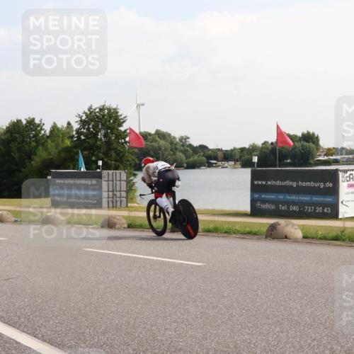 15.06.2025 - 27. Vierlanden-Triathlon H.Heesch http://msf.ph/oto/7997994 15.06.2025 09:44:15 Radfahren 27, 39, 41, 54, 168, 216 meine-sportfotos.de