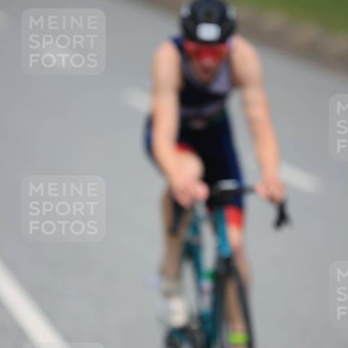 21.06.2025 - 27. Vierlanden-Triathlon H.Heesch http://msf.ph/oto/7998000 15.06.2025 12:26:45 Radfahren 860, 984, 985, 986, 987, 988 meine-sportfotos.de