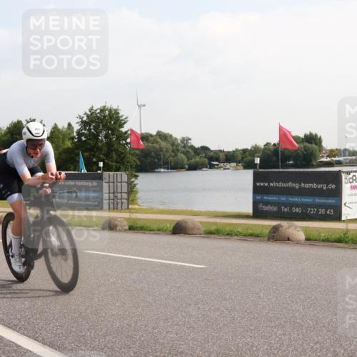 15.06.2025 - 27. Vierlanden-Triathlon H.Heesch http://msf.ph/oto/7998008 15.06.2025 09:44:23 Radfahren 41, 113, 168, 200 meine-sportfotos.de