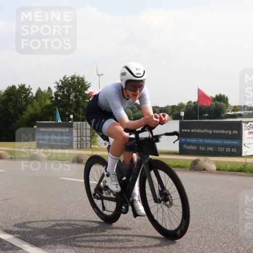 15.06.2025 - 27. Vierlanden-Triathlon H.Heesch http://msf.ph/oto/7998015 15.06.2025 09:44:23 Radfahren 41, 113, 168, 200 meine-sportfotos.de