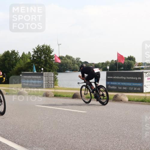 15.06.2025 - 27. Vierlanden-Triathlon H.Heesch http://msf.ph/oto/7998021 15.06.2025 09:44:29 Radfahren 4, 80, 200 meine-sportfotos.de