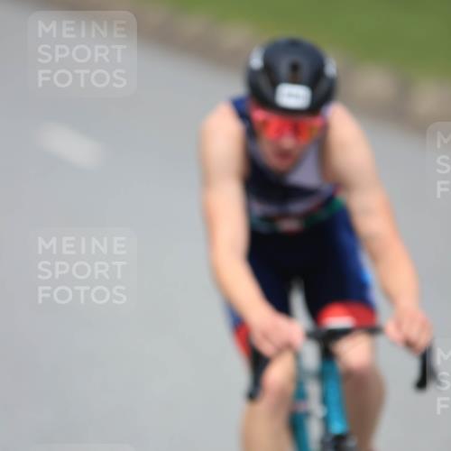 21.06.2025 - 27. Vierlanden-Triathlon H.Heesch http://msf.ph/oto/7998022 15.06.2025 12:26:46 Radfahren 860, 984, 985, 986, 987, 988 meine-sportfotos.de