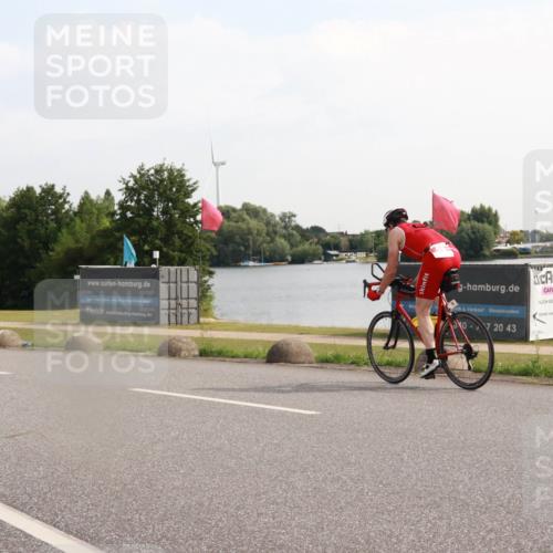 15.06.2025 - 27. Vierlanden-Triathlon H.Heesch http://msf.ph/oto/7998039 15.06.2025 09:44:47 Radfahren 15, 16 meine-sportfotos.de