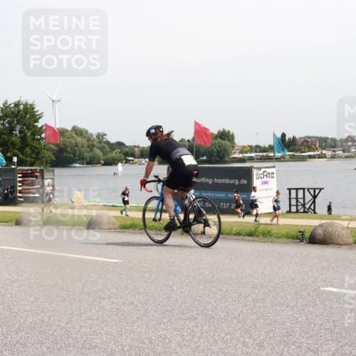 21.06.2025 - 27. Vierlanden-Triathlon H.Heesch http://msf.ph/oto/7998042 15.06.2025 11:34:54 Radfahren 638, 707, 760, 894, 961 meine-sportfotos.de