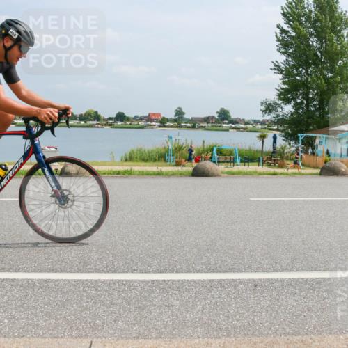 21.06.2025 - 27. Vierlanden-Triathlon H.Heesch http://msf.ph/oto/7998070 15.06.2025 12:29:20 Radfahren 958 meine-sportfotos.de