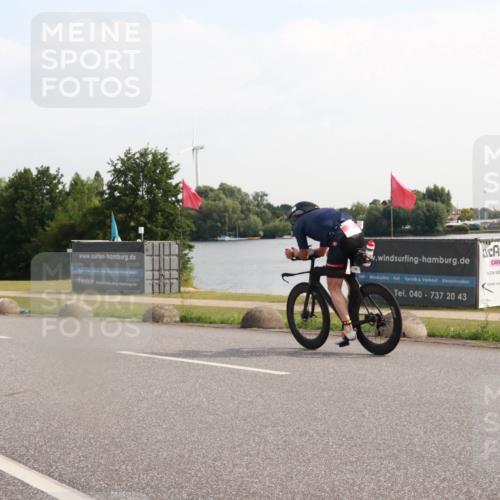 15.06.2025 - 27. Vierlanden-Triathlon H.Heesch http://msf.ph/oto/7998074 15.06.2025 09:45:04 Radfahren 37, 86 meine-sportfotos.de