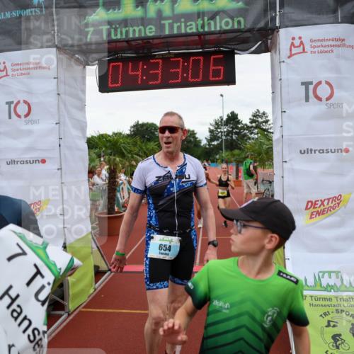 15.06.2025 - 7 Türme Triathlon Michael Strokosch http://msf.ph/oto/7998081 15.06.2025 14:33:05 Ziel 197, 527, 654, 909, 1086, 1094 meine-sportfotos.de