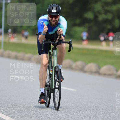 21.06.2025 - 27. Vierlanden-Triathlon H.Heesch http://msf.ph/oto/7998082 15.06.2025 12:27:34 Radfahren 763, 783, 786 meine-sportfotos.de