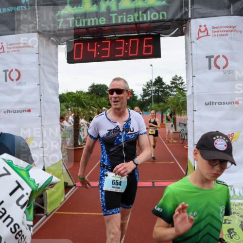 15.06.2025 - 7 Türme Triathlon Michael Strokosch http://msf.ph/oto/7998088 15.06.2025 14:33:06 Ziel 197, 527, 654, 909, 1086, 1094 meine-sportfotos.de