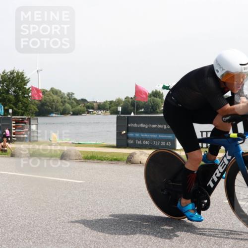21.06.2025 - 27. Vierlanden-Triathlon H.Heesch http://msf.ph/oto/7998093 15.06.2025 11:35:09 Radfahren 662, 715 meine-sportfotos.de