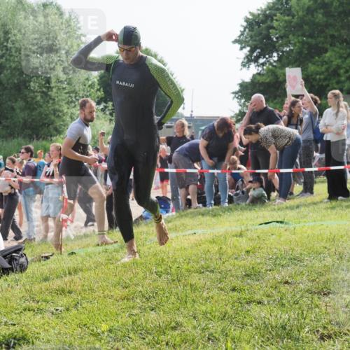 15.06.2025 - 27. Vierlanden-Triathlon KatJ http://msf.ph/oto/7998102 15.06.2025 09:56:03 Schwimmen 268, 280, 283, 308, 310, 312, 322, 331, 338 meine-sportfotos.de