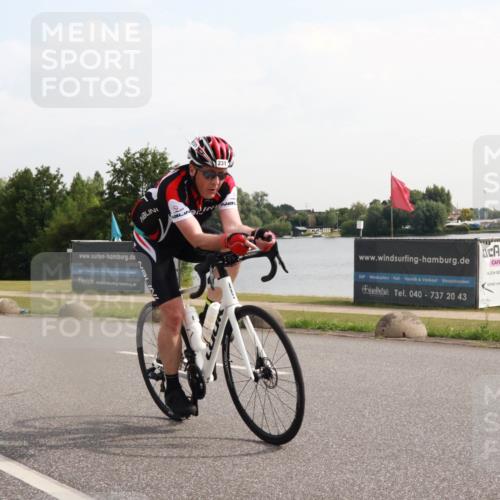 15.06.2025 - 27. Vierlanden-Triathlon H.Heesch http://msf.ph/oto/7998106 15.06.2025 09:45:40 Radfahren 231 meine-sportfotos.de