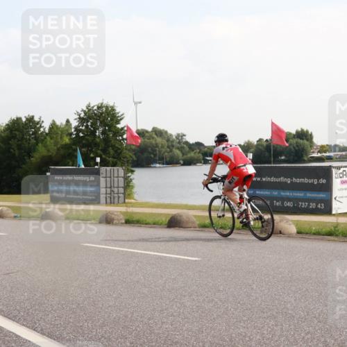 15.06.2025 - 27. Vierlanden-Triathlon H.Heesch http://msf.ph/oto/7998134 15.06.2025 09:45:59 Radfahren 19, 78, 108, 162 meine-sportfotos.de