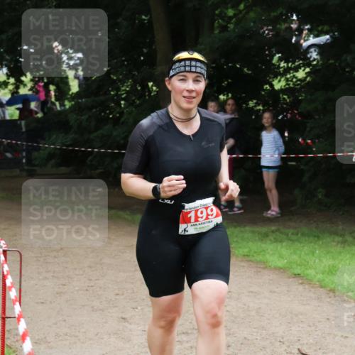 21.06.2025 - 27. Vierlanden-Triathlon Lena Gebhardt http://msf.ph/oto/7998137 15.06.2025 13:56:04 Laufen 199 meine-sportfotos.de