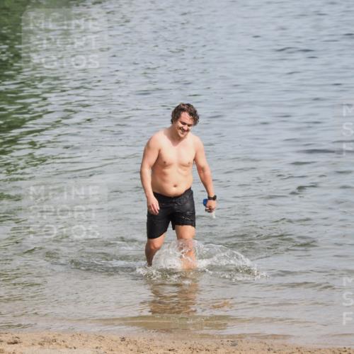 21.06.2025 - 27. Vierlanden-Triathlon MichiJ http://msf.ph/oto/7998140 15.06.2026 10:00:05 Schwimmen  meine-sportfotos.de