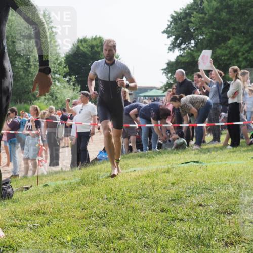 15.06.2025 - 27. Vierlanden-Triathlon KatJ http://msf.ph/oto/7998161 15.06.2025 09:56:04 Schwimmen 268, 280, 283, 285, 308, 310, 312, 322, 357 meine-sportfotos.de