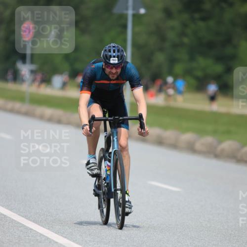 21.06.2025 - 27. Vierlanden-Triathlon H.Heesch http://msf.ph/oto/7998169 15.06.2025 12:27:39 Radfahren 783, 786 meine-sportfotos.de