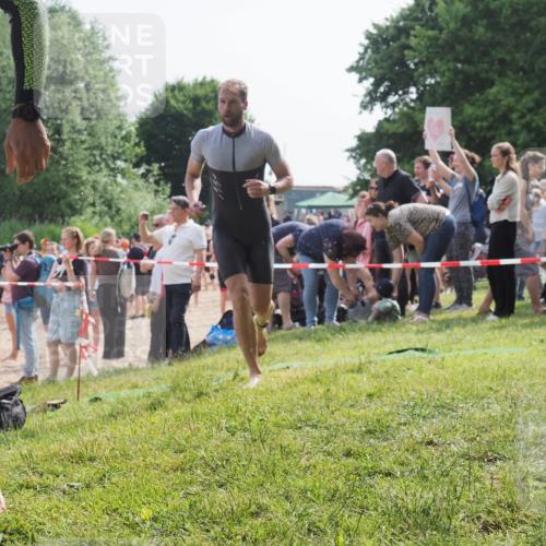 15.06.2025 - 27. Vierlanden-Triathlon KatJ http://msf.ph/oto/7998174 15.06.2025 09:56:04 Schwimmen 268, 280, 283, 285, 308, 310, 312, 322, 357 meine-sportfotos.de