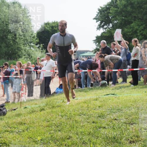 15.06.2025 - 27. Vierlanden-Triathlon KatJ http://msf.ph/oto/7998189 15.06.2025 09:56:04 Schwimmen 268, 280, 283, 285, 308, 310, 312, 322, 357 meine-sportfotos.de