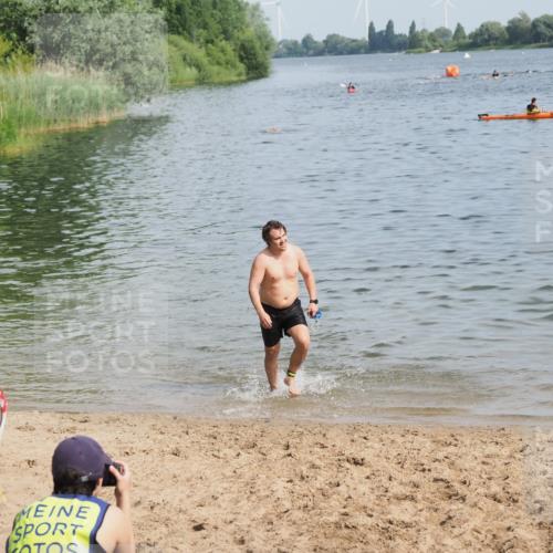 21.06.2025 - 27. Vierlanden-Triathlon MichiJ http://msf.ph/oto/7998200 15.06.2026 10:00:07 Schwimmen 290 meine-sportfotos.de