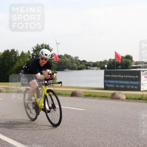15.06.2025 - 27. Vierlanden-Triathlon H.Heesch http://msf.ph/oto/7998203 15.06.2025 09:46:46 Radfahren 222 meine-sportfotos.de
