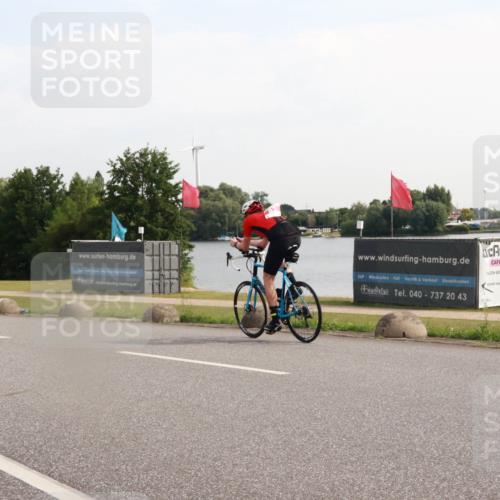 15.06.2025 - 27. Vierlanden-Triathlon H.Heesch http://msf.ph/oto/7998237 15.06.2025 09:46:55 Radfahren 36, 82, 126, 149 meine-sportfotos.de