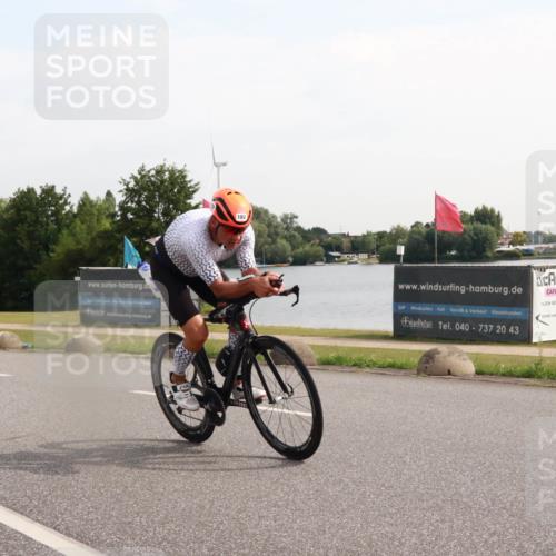 15.06.2025 - 27. Vierlanden-Triathlon H.Heesch http://msf.ph/oto/7998240 15.06.2025 09:46:59 Radfahren 36, 82, 126, 182 meine-sportfotos.de