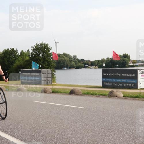 15.06.2025 - 27. Vierlanden-Triathlon H.Heesch http://msf.ph/oto/7998254 15.06.2025 09:47:25 Radfahren 248 meine-sportfotos.de