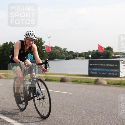 15.06.2025 - 27. Vierlanden-Triathlon H.Heesch http://msf.ph/oto/7998258 15.06.2025 09:47:25 Radfahren 248 meine-sportfotos.de