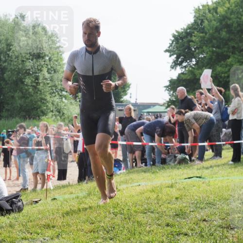 15.06.2025 - 27. Vierlanden-Triathlon KatJ http://msf.ph/oto/7998271 15.06.2025 09:56:05 Schwimmen 268, 277, 283, 285, 308, 310, 312, 322, 357 meine-sportfotos.de