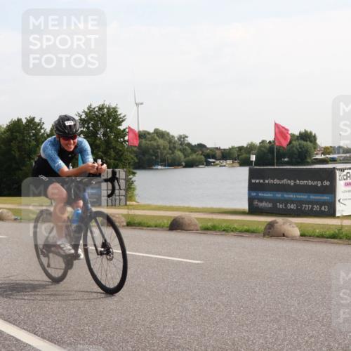 15.06.2025 - 27. Vierlanden-Triathlon H.Heesch http://msf.ph/oto/7998282 15.06.2025 09:48:06 Radfahren 219 meine-sportfotos.de