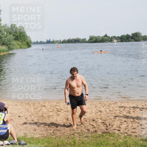 21.06.2025 - 27. Vierlanden-Triathlon MichiJ http://msf.ph/oto/7998284 15.06.2026 10:00:14 Schwimmen 290 meine-sportfotos.de