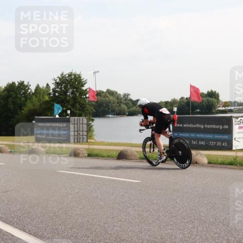 15.06.2025 - 27. Vierlanden-Triathlon H.Heesch http://msf.ph/oto/7998292 15.06.2025 09:48:10 Radfahren 60, 219 meine-sportfotos.de