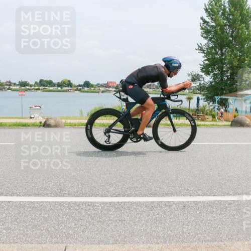 21.06.2025 - 27. Vierlanden-Triathlon H.Heesch http://msf.ph/oto/7998293 15.06.2025 12:30:19 Radfahren 772 meine-sportfotos.de
