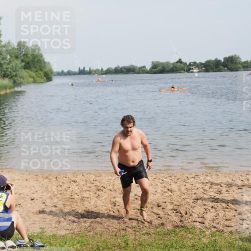 21.06.2025 - 27. Vierlanden-Triathlon MichiJ http://msf.ph/oto/7998298 15.06.2026 10:00:14 Schwimmen 290 meine-sportfotos.de