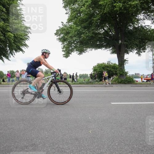 15.06.2025 - 7 Türme Triathlon Yannick Fuchs http://msf.ph/oto/7998301 15.06.2025 13:55:09 Radfahren 666, 831, 1140 meine-sportfotos.de