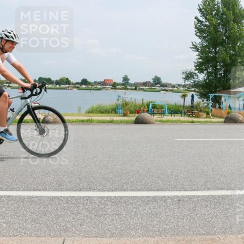 21.06.2025 - 27. Vierlanden-Triathlon H.Heesch http://msf.ph/oto/7998344 15.06.2025 12:30:35 Radfahren 58, 828, 883, 884 meine-sportfotos.de