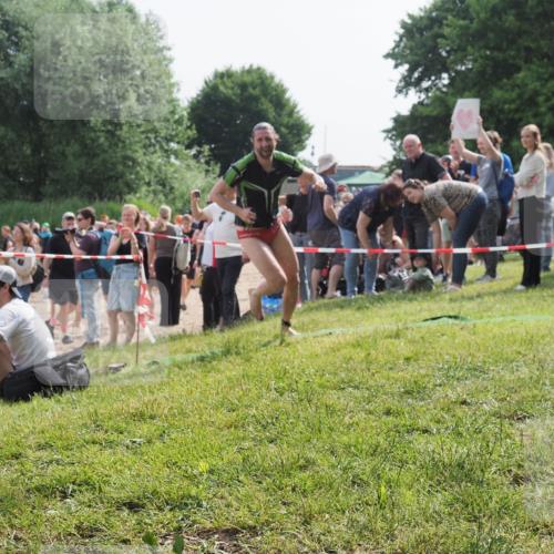 15.06.2025 - 27. Vierlanden-Triathlon KatJ http://msf.ph/oto/7998374 15.06.2025 09:56:07 Schwimmen 268, 277, 285, 308, 310, 312, 357 meine-sportfotos.de