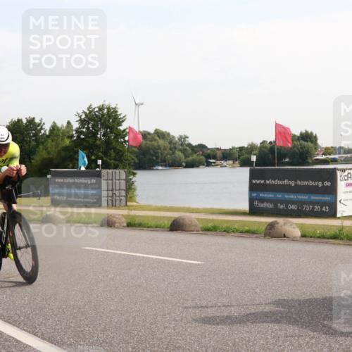 15.06.2025 - 27. Vierlanden-Triathlon H.Heesch http://msf.ph/oto/7998384 15.06.2025 09:48:48 Radfahren 49, 73, 94, 159, 247 meine-sportfotos.de