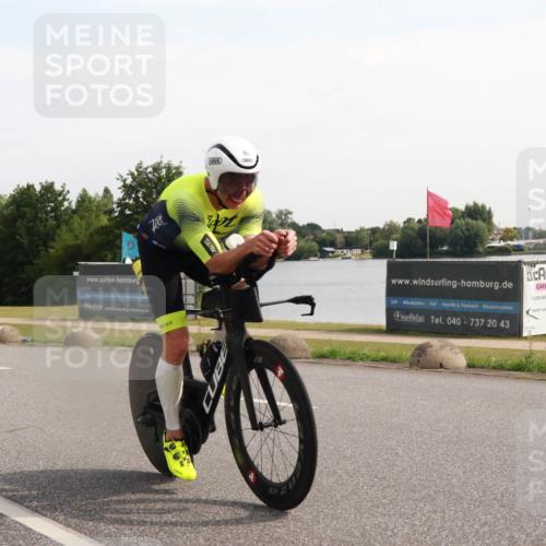 15.06.2025 - 27. Vierlanden-Triathlon H.Heesch http://msf.ph/oto/7998385 15.06.2025 09:48:48 Radfahren 49, 73, 94, 159, 247 meine-sportfotos.de