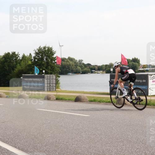 15.06.2025 - 27. Vierlanden-Triathlon H.Heesch http://msf.ph/oto/7998397 15.06.2025 09:49:13 Radfahren  meine-sportfotos.de